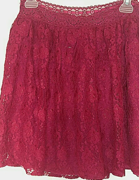 Layered lace skirt - Picture 2 of 4